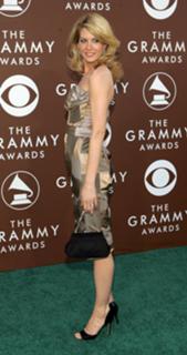 Jenna Elfman feet photo thumbnail