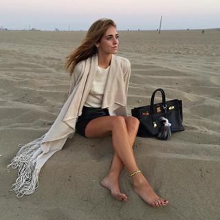 Chiara Ferragni feet photo thumbnail