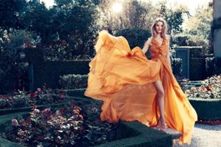 Rosie Huntington-Whiteley feet photo thumbnail