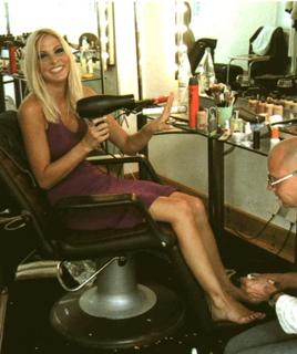 Sonya Kraus feet photo thumbnail