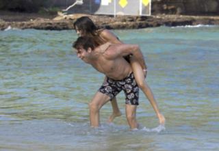 Victoria Justice feet photo thumbnail