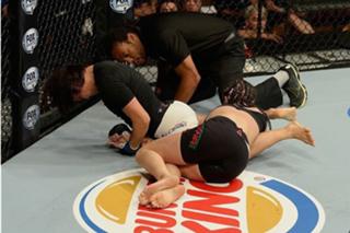 Michelle Waterson feet photo thumbnail