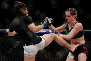 Michelle Waterson feet photo thumbnail