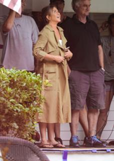 Jennifer Aniston feet photo thumbnail