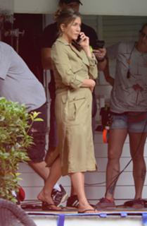Jennifer Aniston feet photo thumbnail