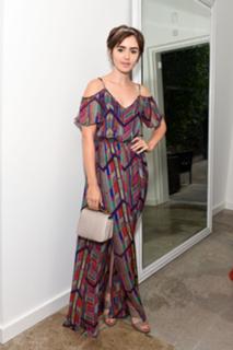 Lily Collins feet photo thumbnail