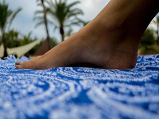 Blanca Suárez feet photo thumbnail