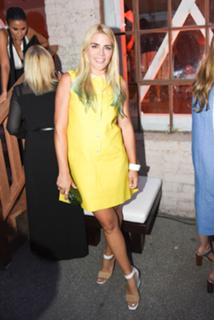 Busy Philipps feet photo thumbnail