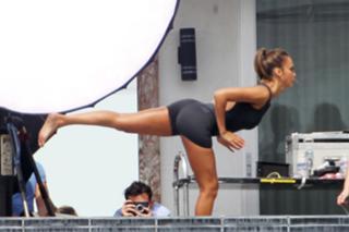 Jessica Alba feet photo thumbnail