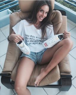 Athina Oikonomakou feet photo thumbnail