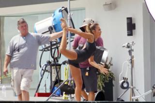 Jessica Alba feet photo thumbnail