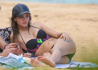 Victoria Justice feet photo thumbnail
