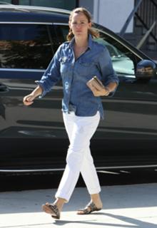 Jennifer Garner feet photo thumbnail