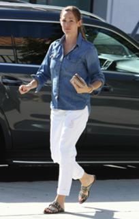Jennifer Garner feet photo thumbnail