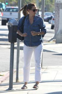 Jennifer Garner feet photo thumbnail