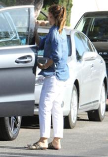 Jennifer Garner feet photo thumbnail