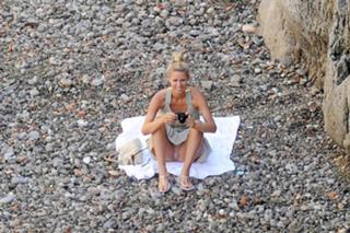 Nicky Rothschild feet photo thumbnail