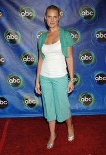 Katherine Heigl feet photo thumbnail