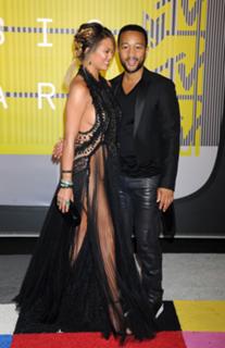 Chrissy Teigen feet photo thumbnail
