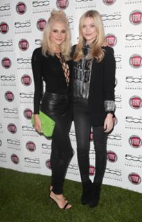 Pixie Lott feet photo thumbnail