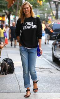 Karlie Kloss feet photo thumbnail