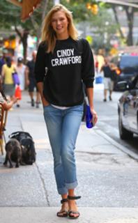 Karlie Kloss feet photo thumbnail