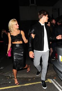 Pixie Lott feet photo thumbnail