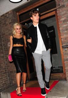 Pixie Lott feet photo thumbnail