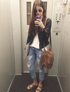 Camila Queiroz feet photo thumbnail