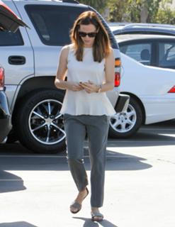 Jennifer Garner feet photo thumbnail