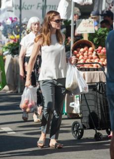 Jennifer Garner feet photo thumbnail