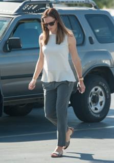 Jennifer Garner feet photo thumbnail