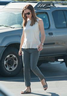 Jennifer Garner feet photo thumbnail
