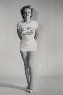 Marilyn Monroe feet photo thumbnail