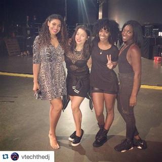 Jordin Sparks feet photo thumbnail