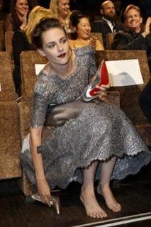 Kristen Stewart feet photo thumbnail