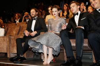 Kristen Stewart feet photo thumbnail