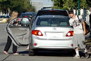 Amanda Seyfried feet photo thumbnail