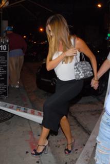 Sofía Vergara feet photo thumbnail