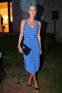 Nicky Rothschild feet photo thumbnail