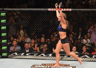 Paige VanZant feet photo thumbnail