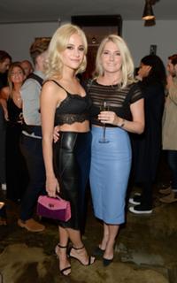 Pixie Lott feet photo thumbnail