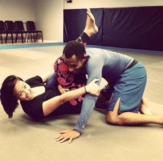 Michelle Waterson feet photo thumbnail