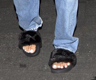 Rihanna feet photo thumbnail