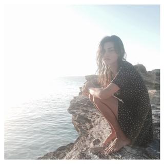 Phoebe Tonkin feet photo thumbnail