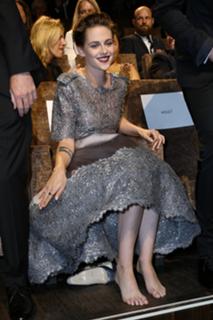 Kristen Stewart feet photo thumbnail