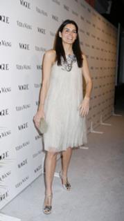 Angie Harmon feet photo thumbnail