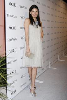 Angie Harmon feet photo thumbnail
