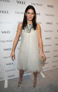 Angie Harmon feet photo thumbnail