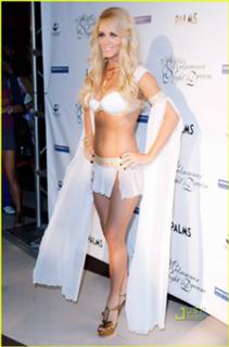 Jenny McCarthy-Wahlberg feet photo thumbnail